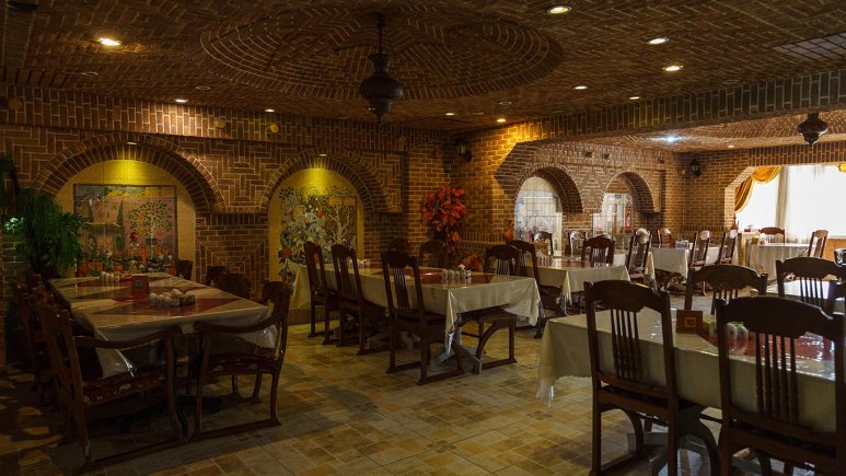 رستوران 2 هتل آپارتمان جام جم شیراز